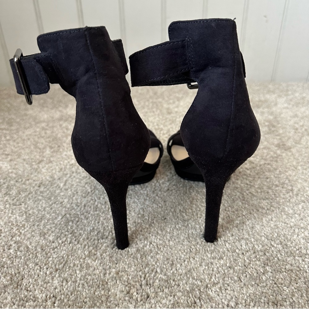 Calvin Klein Vivian Micro Suede Ankle Buckle Strappy Heels Women’s Size 5.5 - Picture 7 of 7